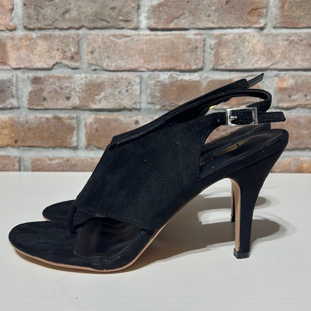 cute black 4'' inch thong heels